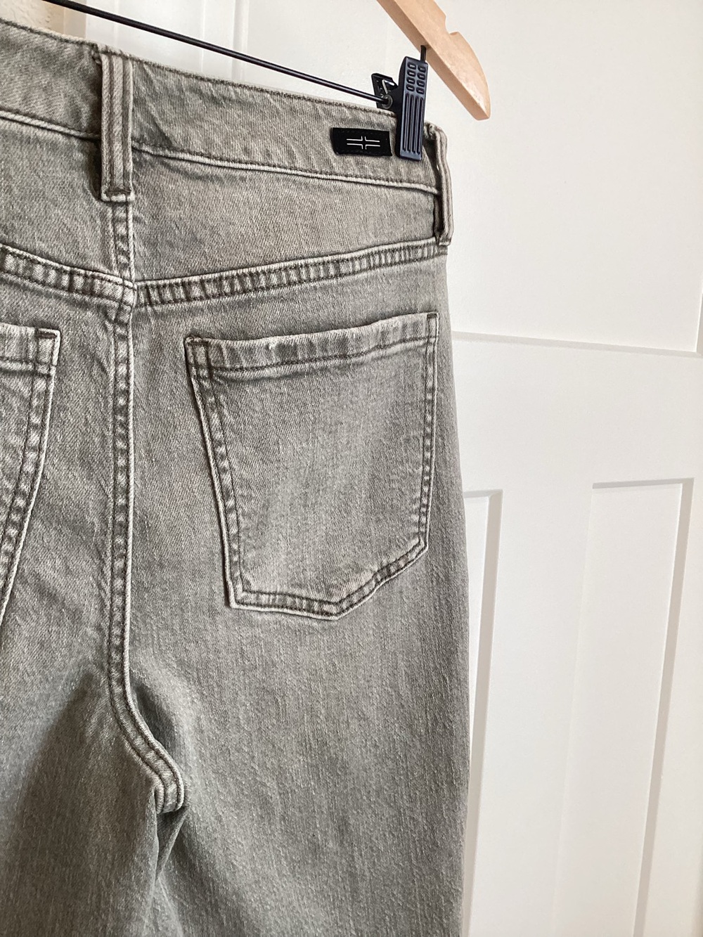 Liverpool Straight Leg Jean High Rise Ankle Size 8 29 Gray Black - Picture 6 of 11